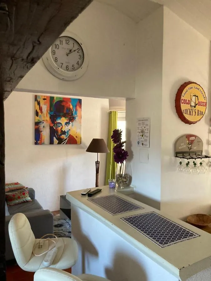 La Bastide De Mauragne - Gite Les Iris Apt 0*,